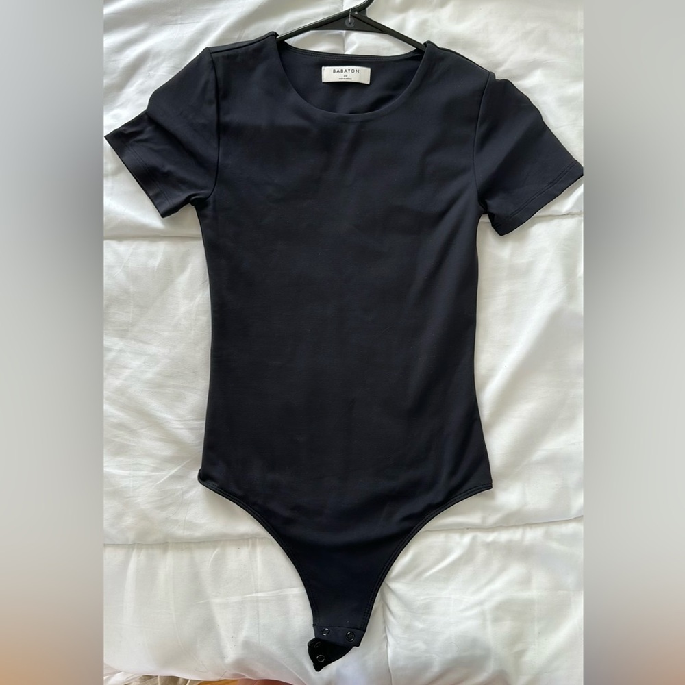 Aritzia contour short sleeve bodysuit